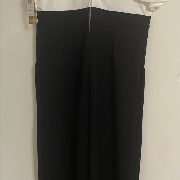 Elegant Black and White Ruffle Jumpsuit Juniors . Size 16. - Picture 4 of 4